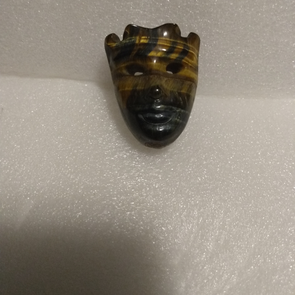 Tigers eye Tribal mask carving 34.2g - Picture 4 of 8